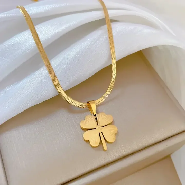 Heart Flower Pendant Necklace â Premium Stainless Steel Jewelry for Women