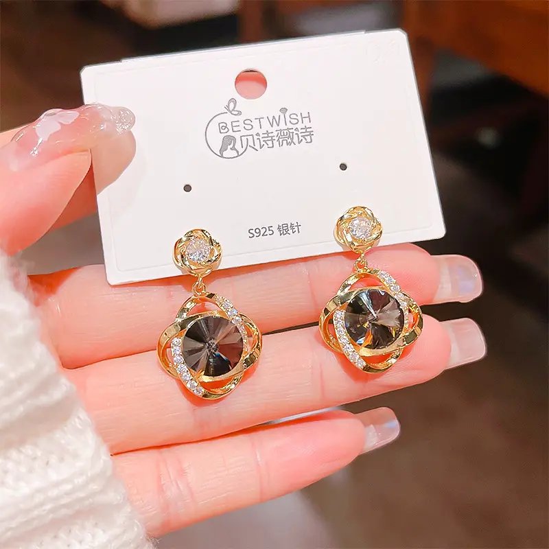 Elegant Geometric Zirconia Earrings â Premium Womenâs Jewelry