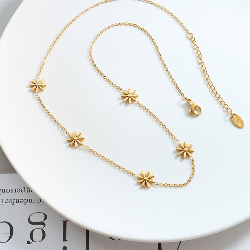 Popular Stainless Steel Flowers Daisy Charms Necklaces for Girls Gold Plated Waterproof Collar Gift Trendy Jewelry