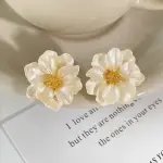 Elegant White Flower Stud Earrings Golden Stamen for Women Big Double Layer Gardenia Earrings