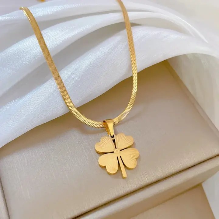 Heart Flower Pendant Necklace